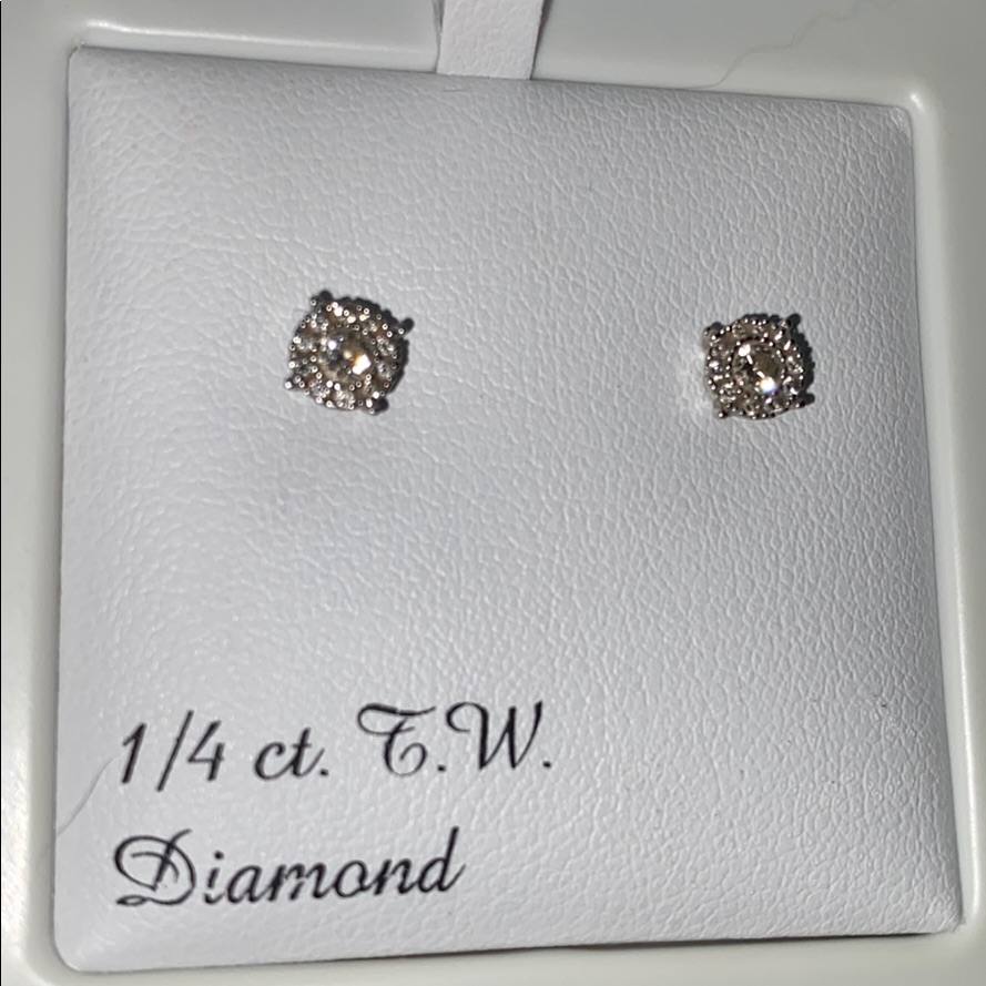 Diamond Earrings  25 Ct